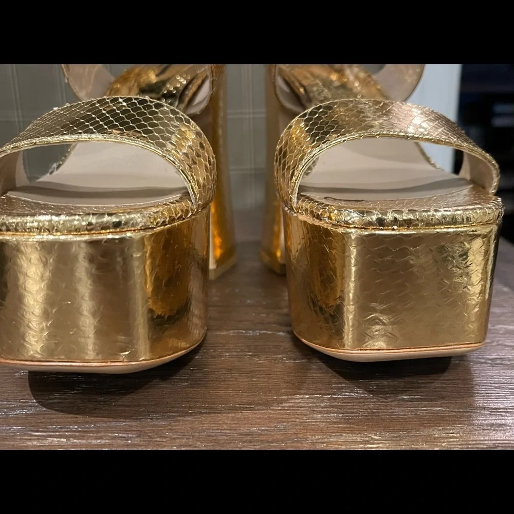 NWOB Michael KORS Collection Gold Blaire Snakeskin Platform Sanda…
